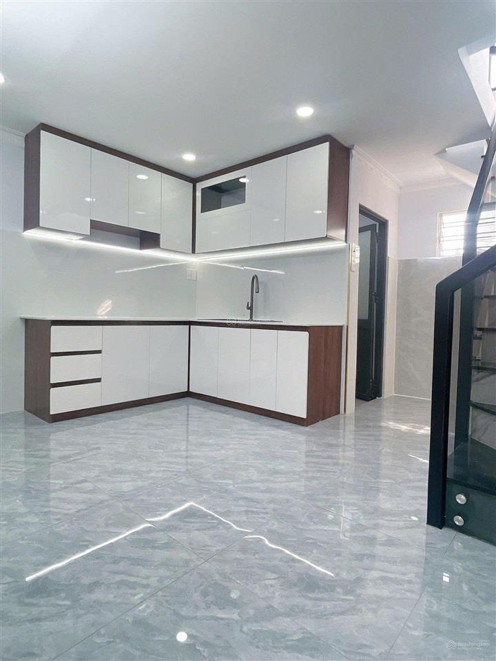 Bán nhà cấp 4 dt 4x10m  1,05 tỷ  ngay chung cư picity  tx14  quận 12