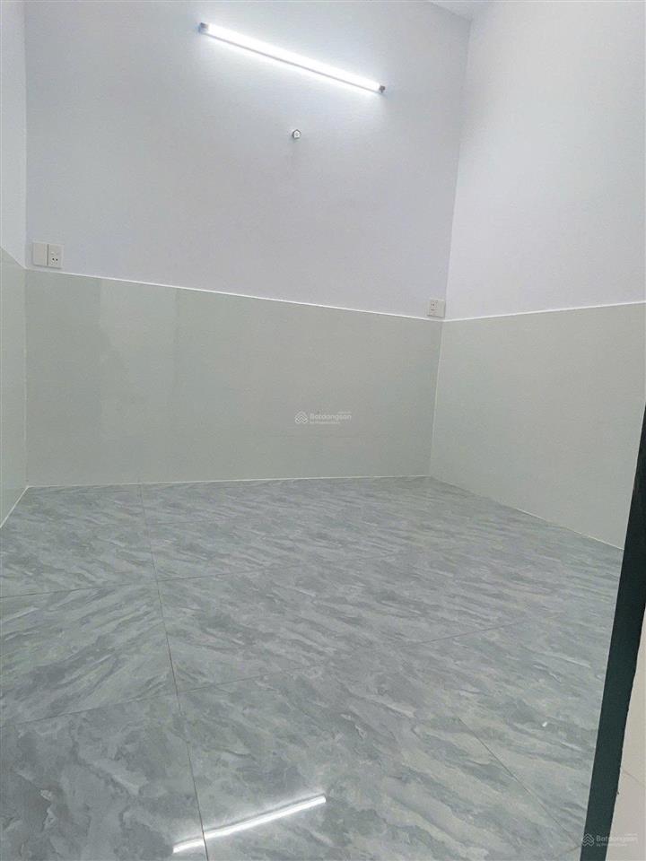 Bán nhà cấp 4 dt 4x10m  1,05 tỷ  ngay chung cư picity  tx14  quận 12