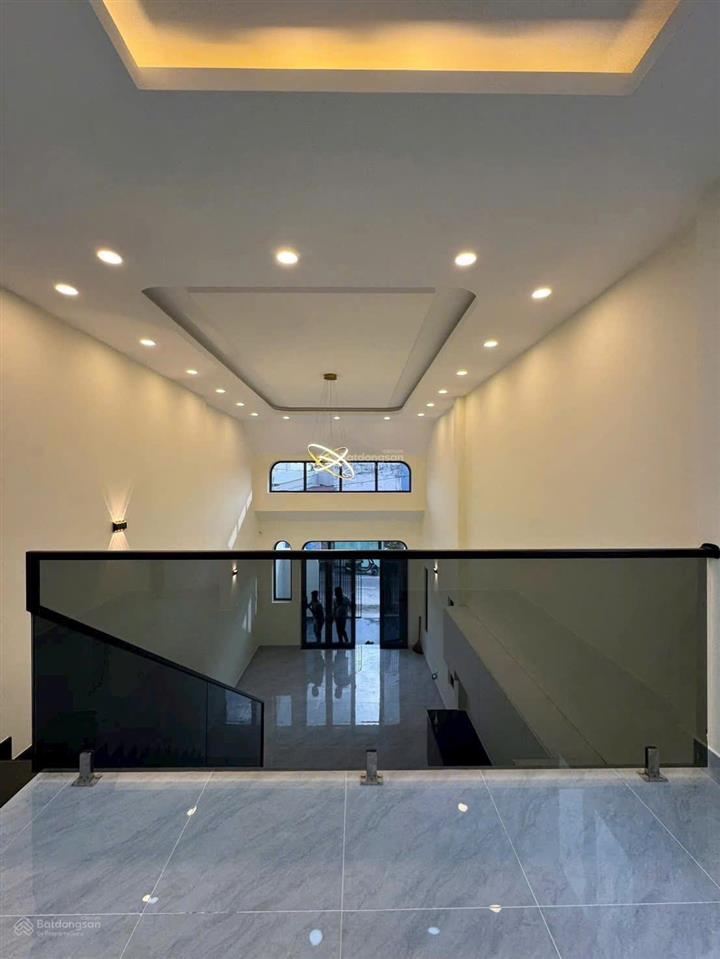 Cần bán nhà mới xây 4 x 9m  1tỷ348tr  ngay ngã tư ga  quận 12