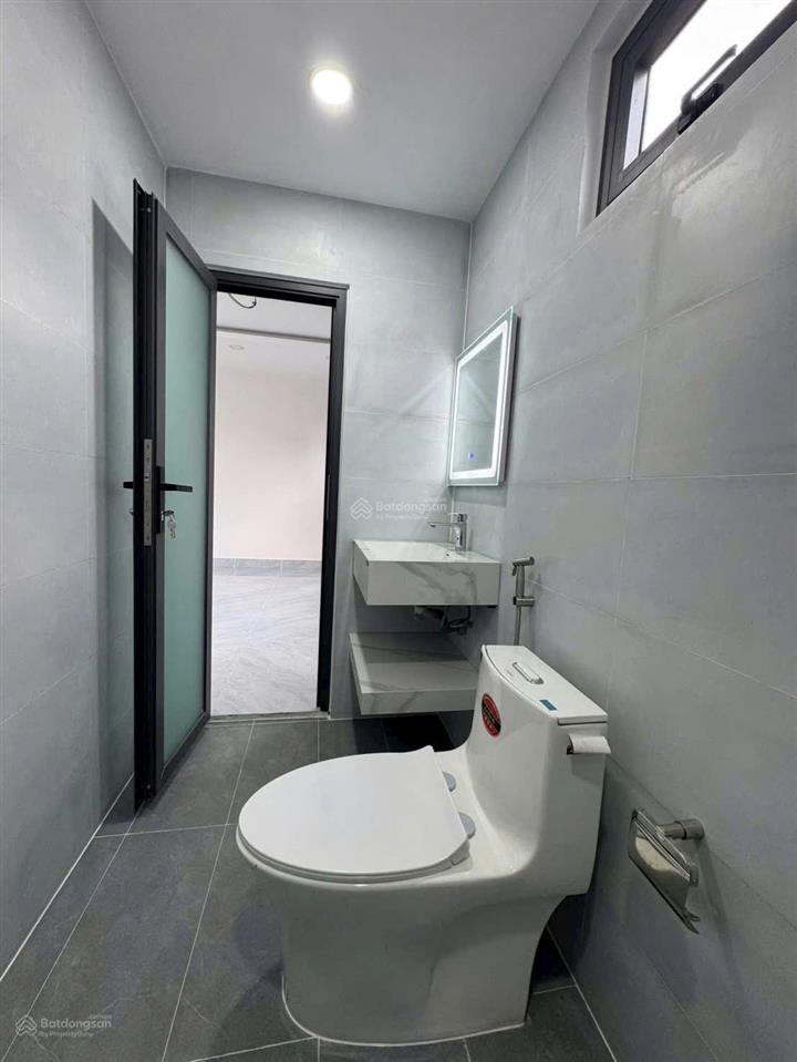 Cần bán nhà mới xây 4 x 9m  1tỷ348tr  ngay ngã tư ga  quận 12