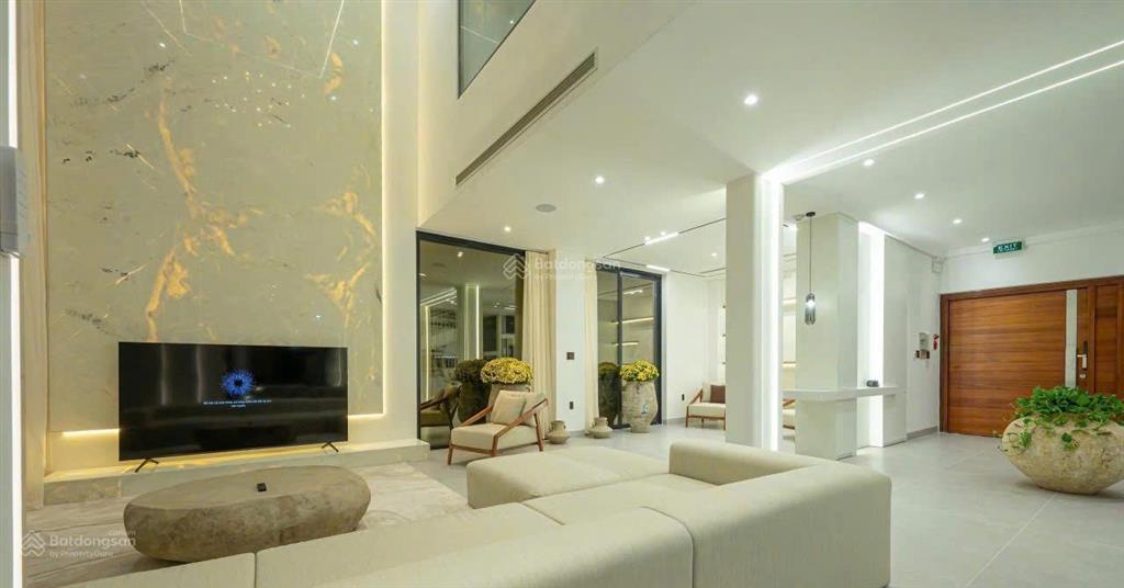 Tôi cần cho thuê ngay biệt thự mặt sông one river villa full nội thất 4pn, có hồ bơi 130tr/tháng