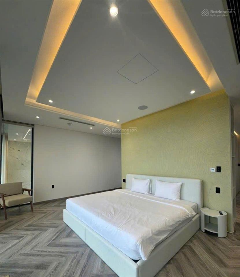 Tôi cần cho thuê ngay biệt thự mặt sông one river villa full nội thất 4pn, có hồ bơi 130tr/tháng
