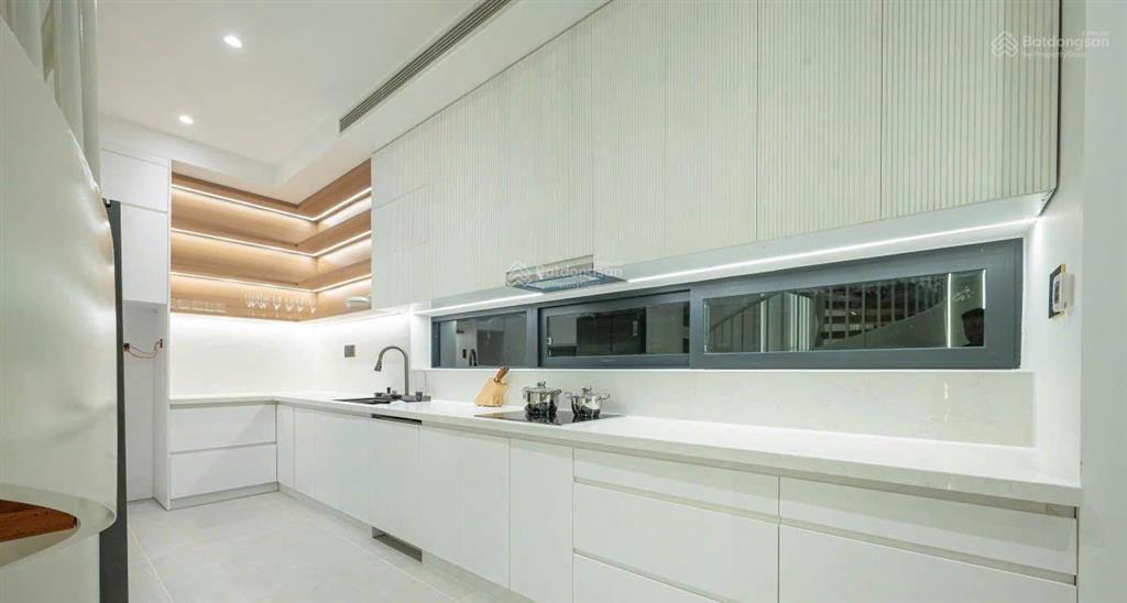 Tôi cần cho thuê ngay biệt thự mặt sông one river villa full nội thất 4pn, có hồ bơi 130tr/tháng