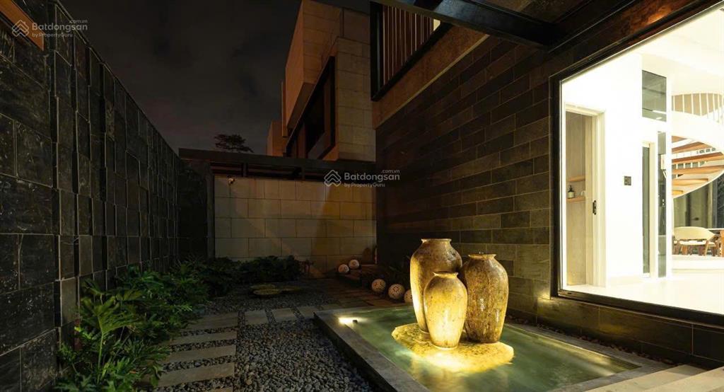Tôi cần cho thuê ngay biệt thự mặt sông one river villa full nội thất 4pn, có hồ bơi 130tr/tháng