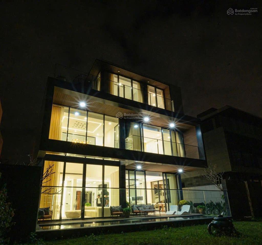 Tôi cần cho thuê ngay biệt thự mặt sông one river villa full nội thất 4pn, có hồ bơi 130tr/tháng