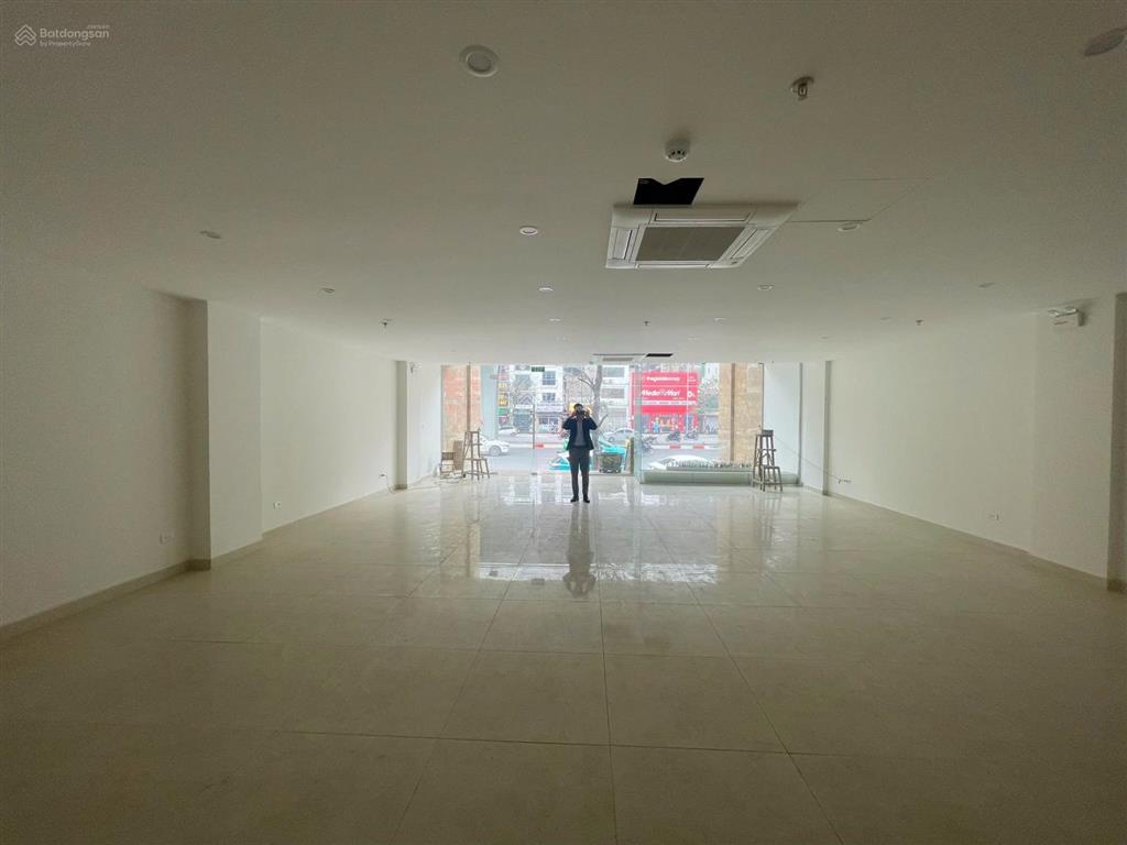 Cho thuê nhà phố nguyễn đình thi view hồ tây cực đẹp, diện tích 500m2 x 6 tầng, mt 25m, pccc đủ cả