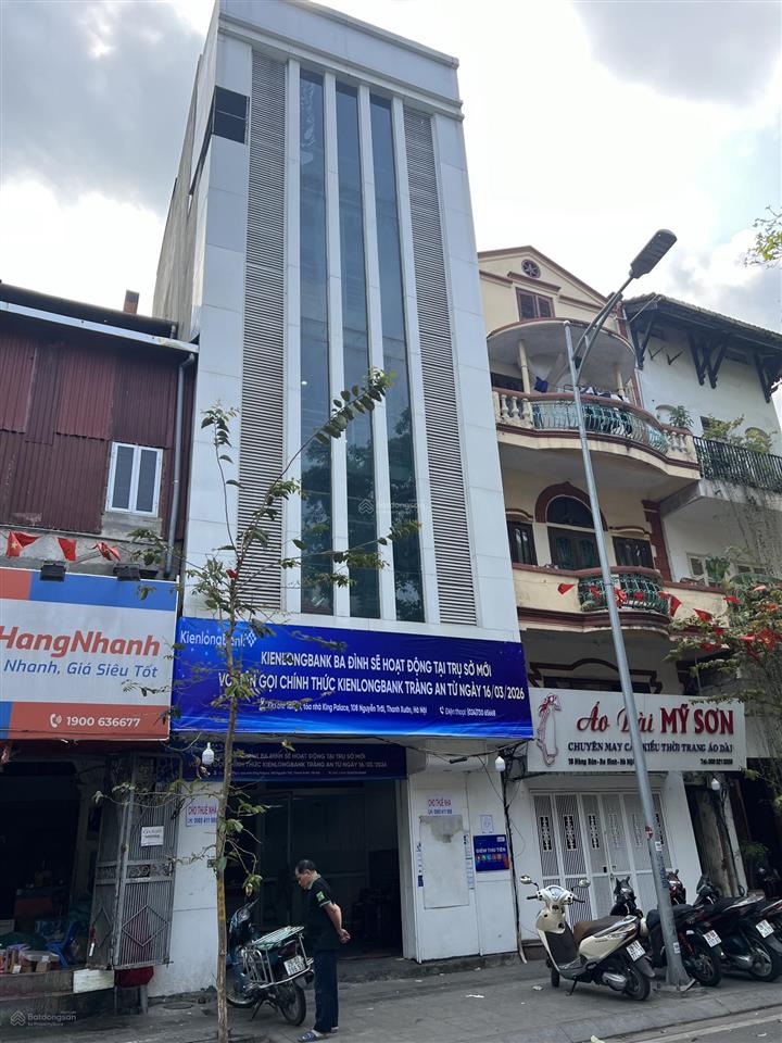Cho thuê nhà mặt phố khâm thiên, diện tích 60m2 x 5 tầng thông sàn, mt 4m, thang máy đủ cả