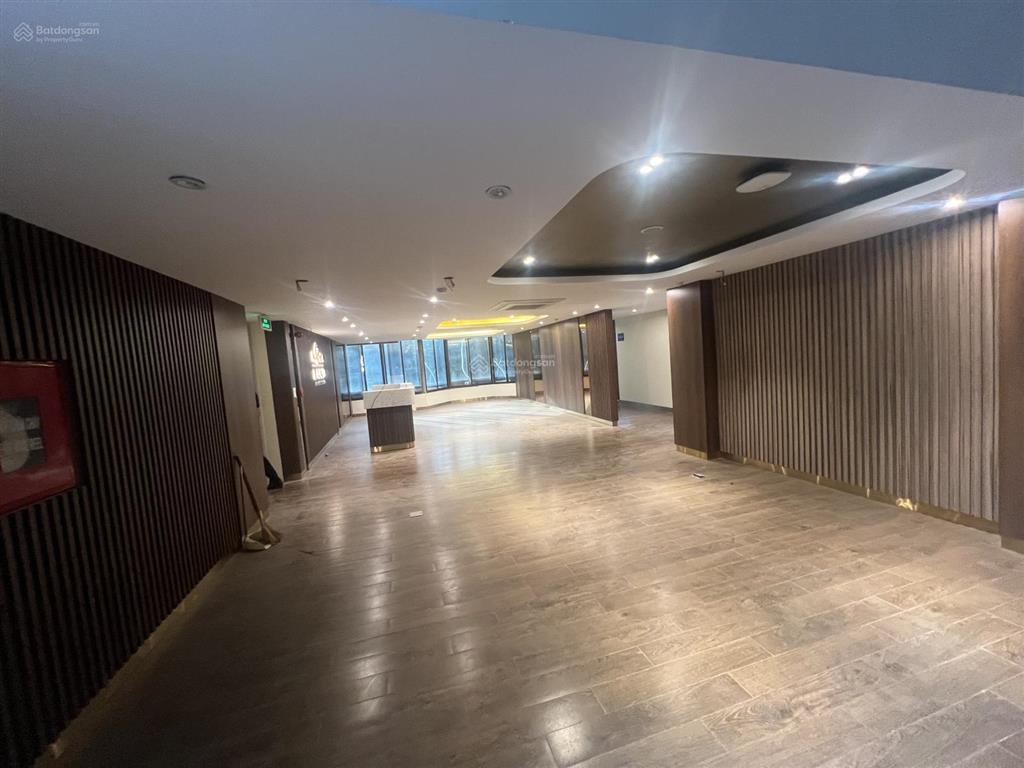Cho thuê nhà mặt phố mai hắc đế, diện tích 100m2 x 2 tầng thông sàn, mặt tiền 5m