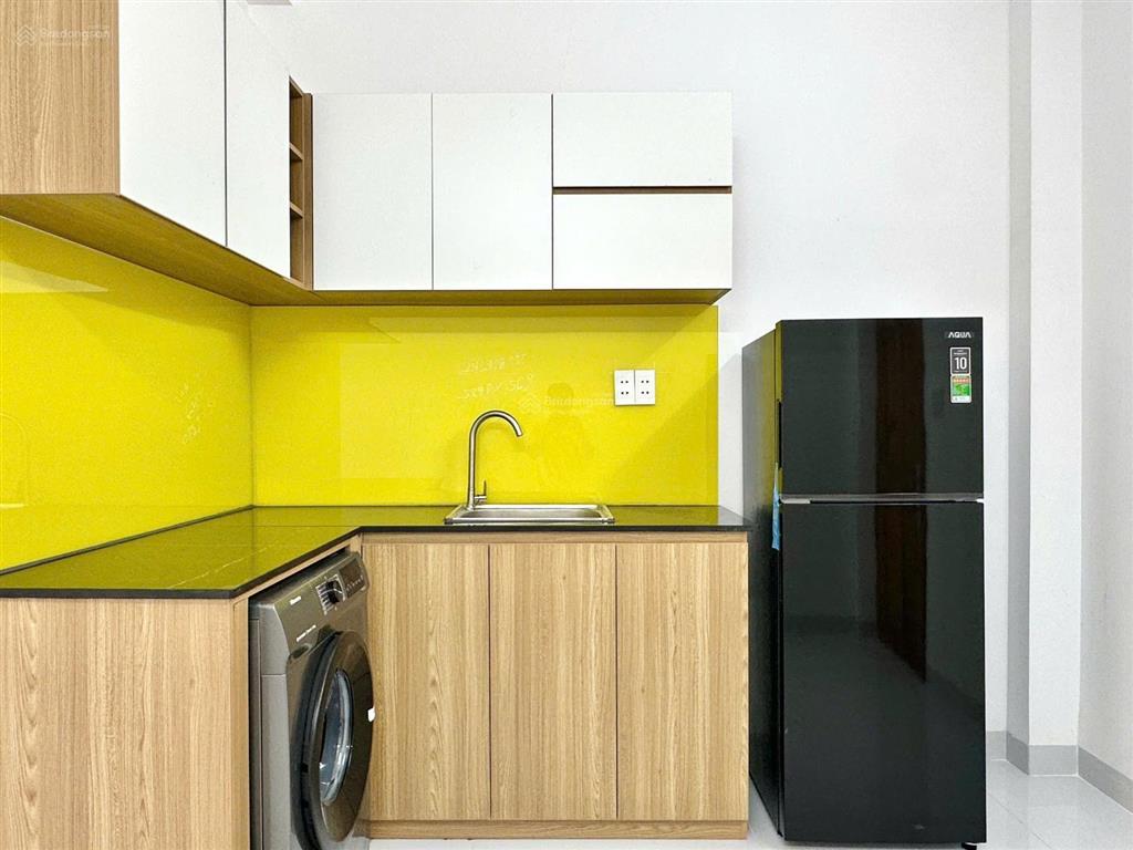 Khai trương chdv mới xây thang máy + pccc đầy đủ 1pn 1pk 50m2 bancol full nội thất gần hàng xanh