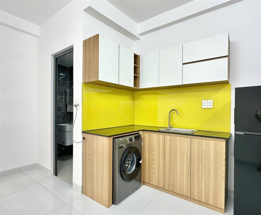Khai trương chdv mới xây thang máy + pccc đầy đủ 1pn 1pk 50m2 bancol full nội thất gần hàng xanh