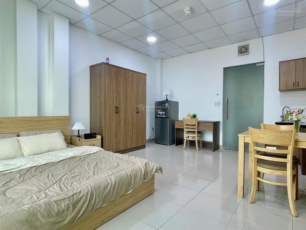 Căn hộ 2 phòng ngủ ngay cầu kiệu  gần ngã tư phú nhuận  có thang máy
