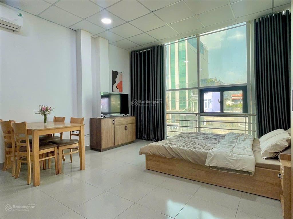 Căn hộ 2 phòng ngủ ngay cầu kiệu  gần ngã tư phú nhuận  có thang máy