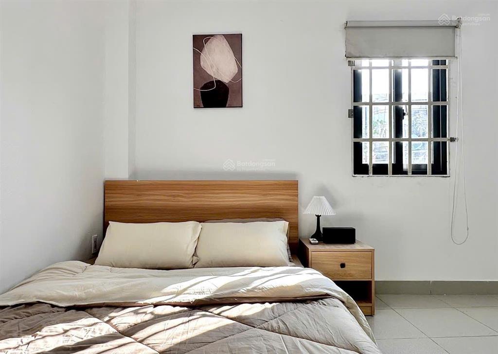 Căn hộ 2 phòng ngủ ngay cầu kiệu  gần ngã tư phú nhuận  có thang máy