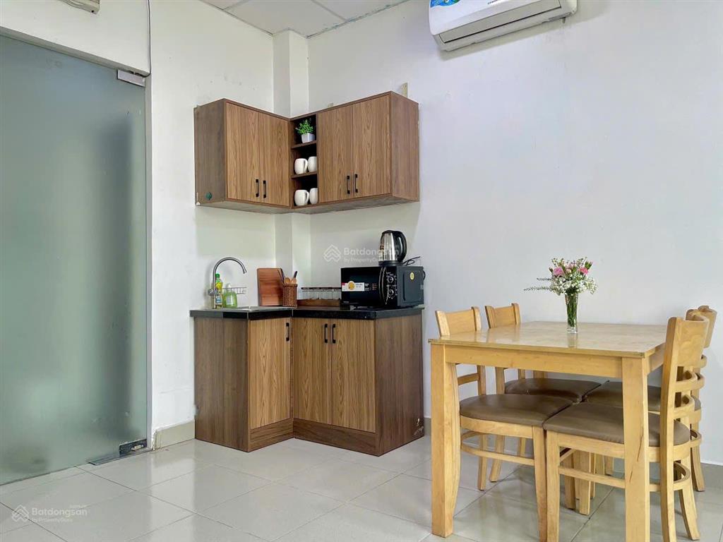 Căn hộ 2 phòng ngủ ngay cầu kiệu  gần ngã tư phú nhuận  có thang máy