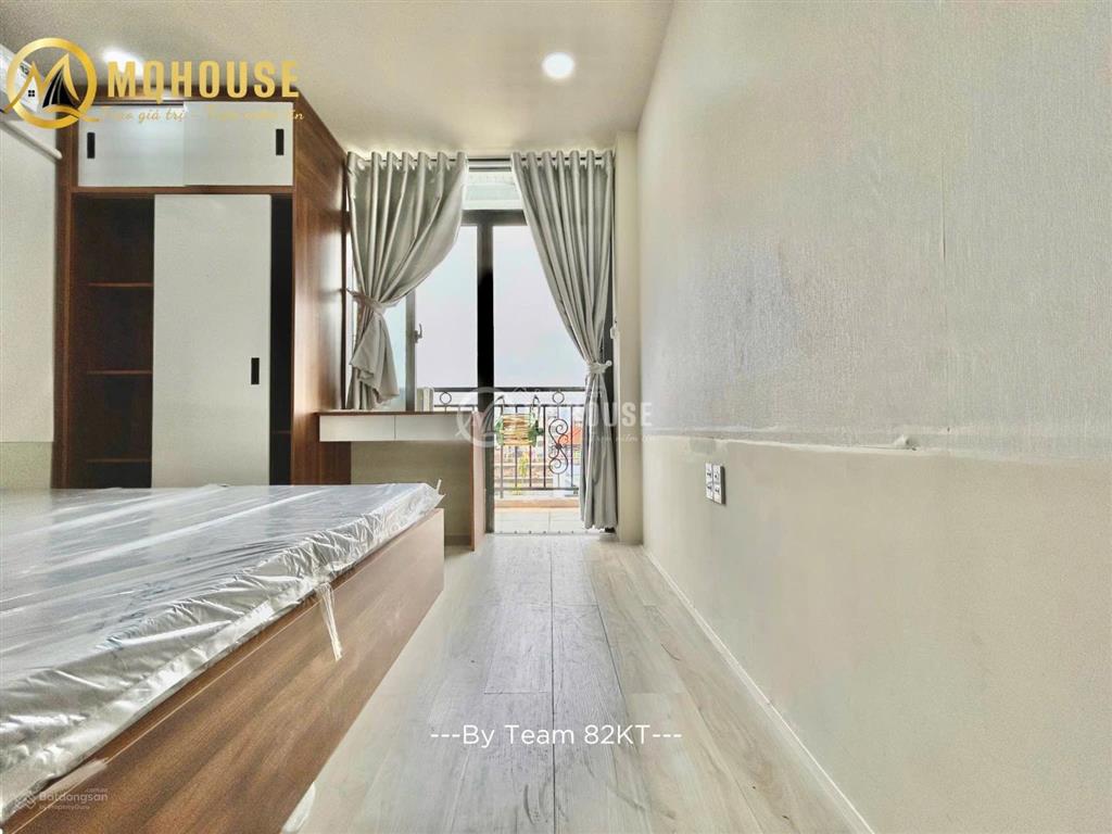 Căn hộ 1 phòng ngủ ngay cầu bông, cửa sổ + ban công full nội thất mới