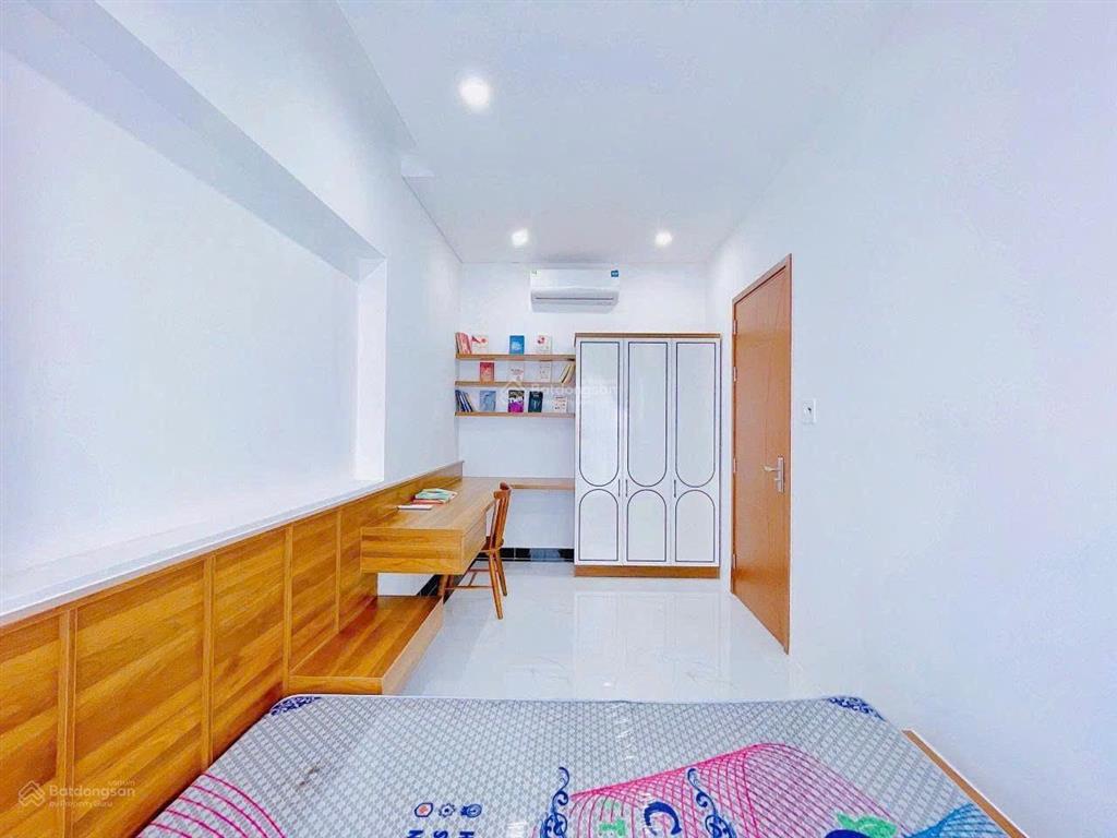 Cho thuê căn hộ 2 phòng ngủ gần ngã tư hàng xanh full nội thất, thang máy  bảo vệ 24/24