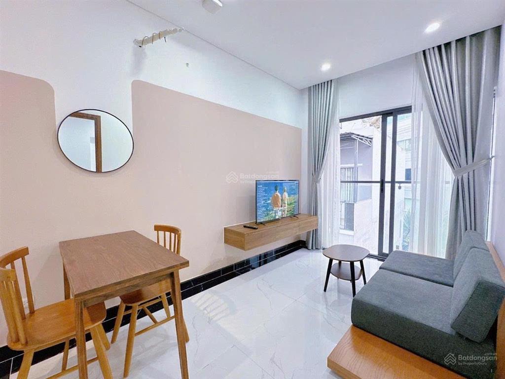 Cho thuê căn hộ 2 phòng ngủ gần ngã tư hàng xanh full nội thất, thang máy  bảo vệ 24/24