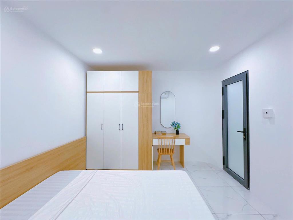Cho thuê căn hộ 2 phòng ngủ gần ngã tư hàng xanh full nội thất, thang máy  bảo vệ 24/24