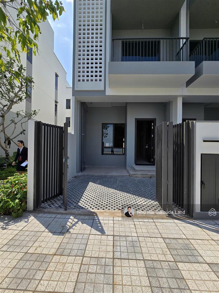 Nhà phố cao cấp the meadow bình chánh new 100%  chỉ 7 triệu ở liền  0931 280 *** hải