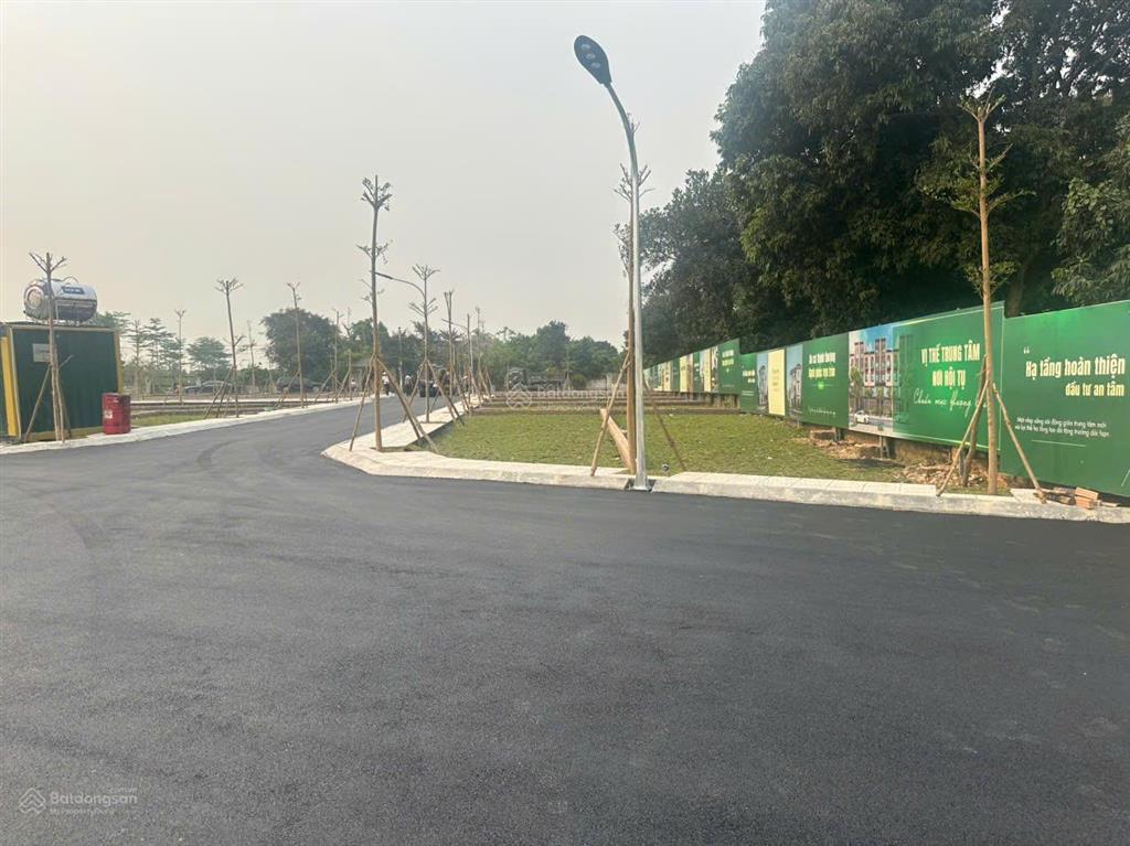 Bán đất gần khu công nghệ cao hòa lạc 100m², mặt tiền 6m, sổ đỏ sẵn, giá 2 tỷ