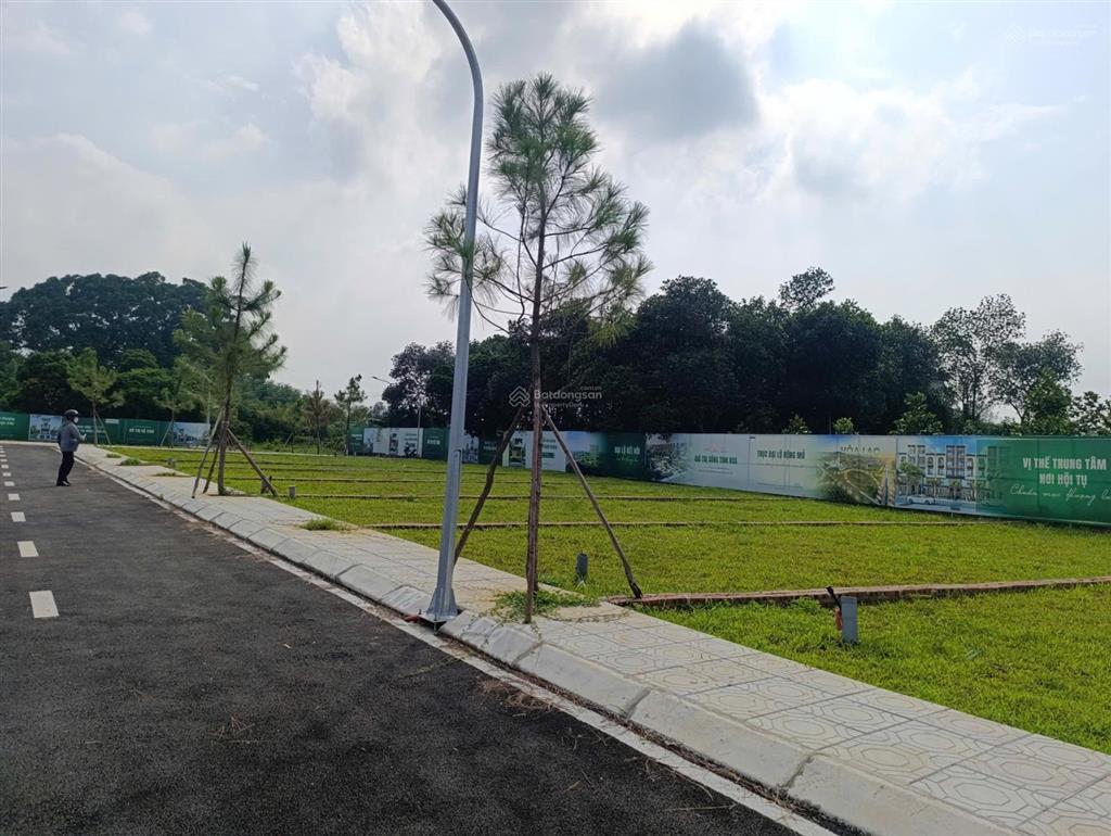 Bán đất gần khu công nghệ cao hòa lạc 100m², mặt tiền 6m, sổ đỏ sẵn, giá 2 tỷ