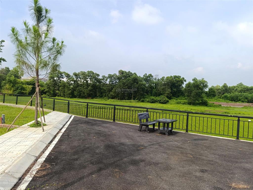 Bán đất gần khu công nghệ cao hòa lạc 100m², mặt tiền 6m, sổ đỏ sẵn, giá 2 tỷ