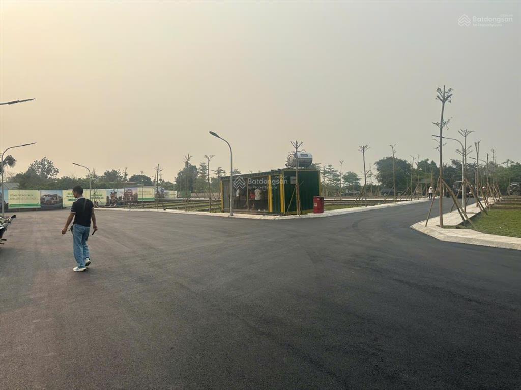Bán đất gần khu công nghệ cao hòa lạc 100m², mặt tiền 6m, sổ đỏ sẵn, giá 2 tỷ