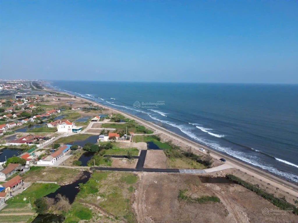Cần tiền nên bán gấp đất sát bãi tắm, sát đường bộ ven biển, gần khu cn, 88m, giá 1.1 tỷ,