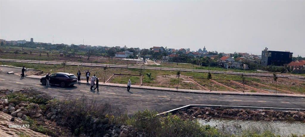 Cần tiền nên bán gấp đất sát bãi tắm, sát đường bộ ven biển, gần khu cn, 88m, giá 1.1 tỷ,