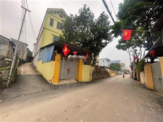 Bán đất 50m2 cách trục chính một nhà