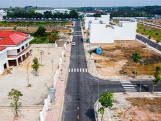 Bán gấp đất nền gần làng đại học cổng xanh, nằm ngay mặt tiền đt 741, giá chỉ 920tr, sổ sẵn