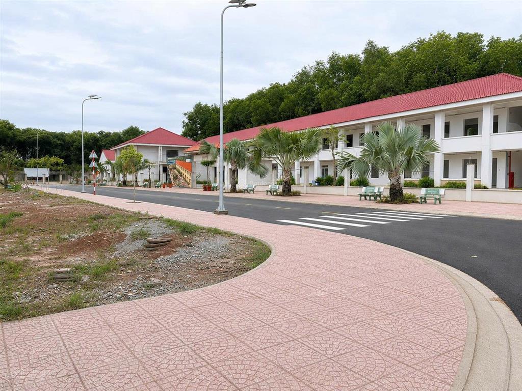 Cần ra lô đất 80m2, nằm ngay kcn vsip 4  5, mặt tiền đt741, sổ riêng từng nền