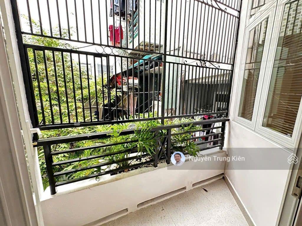 Bán nhà trần xuân soạn, sát mặt tiền, hẻm ô tô thông, liền kề trung tâm quận 1