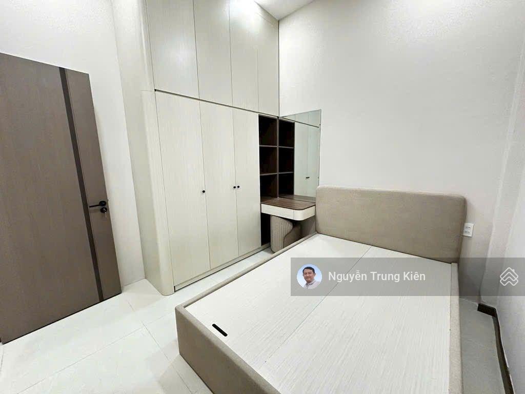 Bán nhà trần xuân soạn, sát mặt tiền, hẻm ô tô thông, liền kề trung tâm quận 1