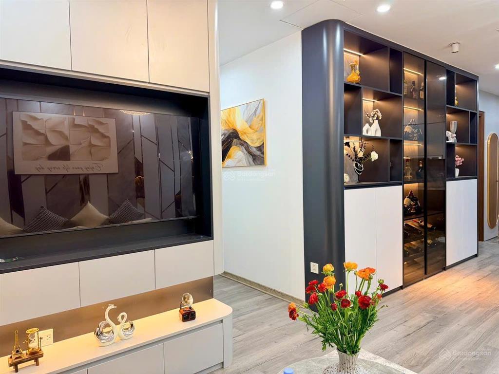 Bán căn hộ chung cư 1,2pn tại vinhome skylake giá 6 tỷ sẵn sổ,hỗ trợ vay tới 70%  0357 746 ***.