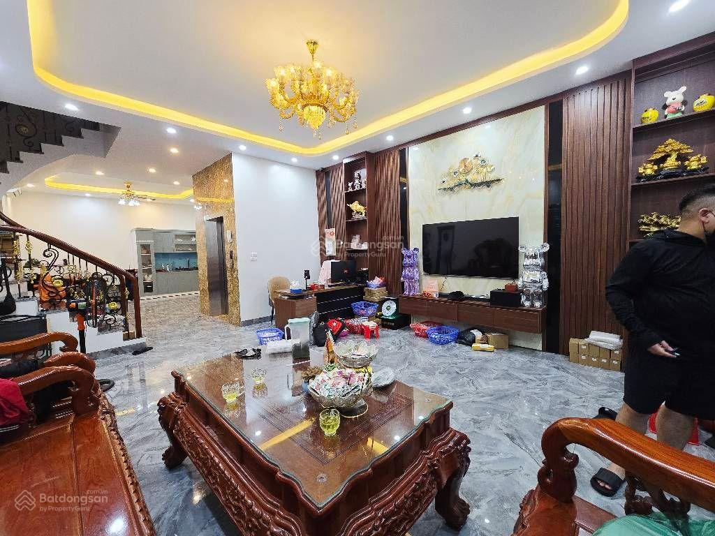 Bán nhanh nhà 5 tầng thang máy liền kề văn khê  vạn phúc, vỉa hè đá bóng, 83m² chỉ 22,4 tỷ