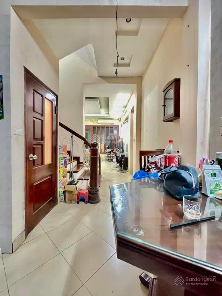 Mặt phố hoàng văn thái 74,5m 3 tầng mt 4m giá 31 tỷ