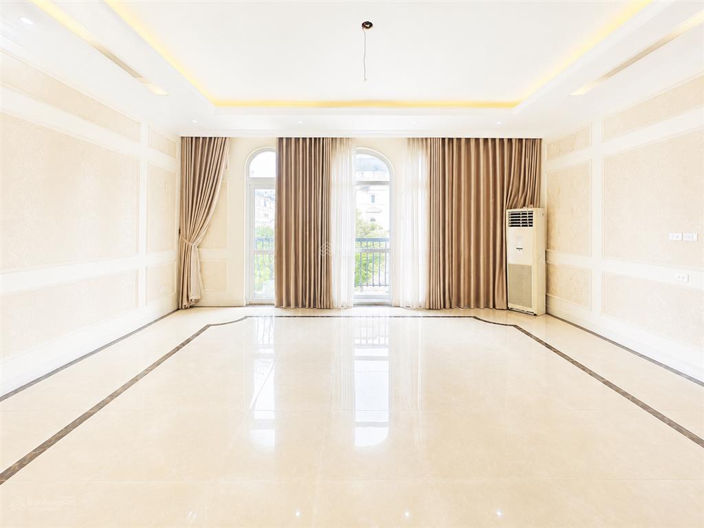 Tôi muốn cho thuê biệt thự nhà vườn an vượng gần công viên thiên văn học. giá  28 triệu.