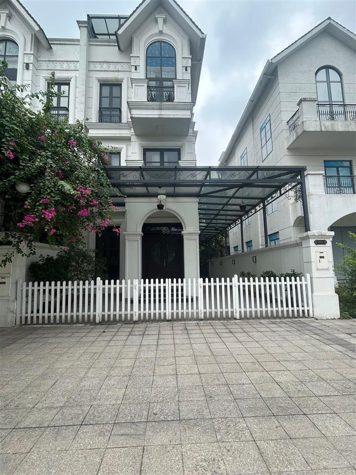 Chỉ 25 triệu  biệt thự 5 tầng thang máy full nội thất khu sao biển vop1