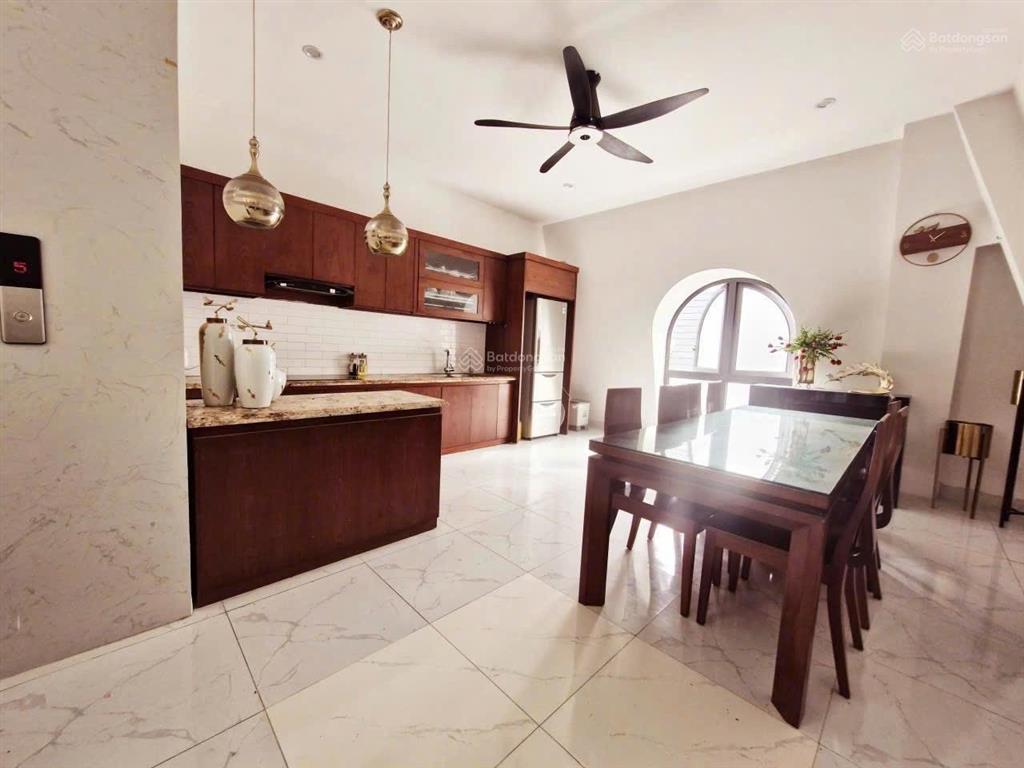 Chỉ 30 triệu thuê ngay biệt thự song lập view hồ full nội thất đẹp