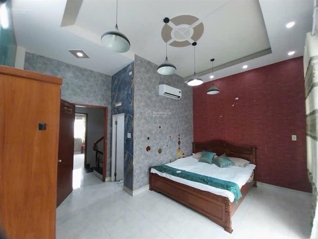 Nhà hẻm xe hơi  trương thị hoa q12  gần mega q12  5m x 12m  4 tầng  nhỉnh 5 tỷ tl