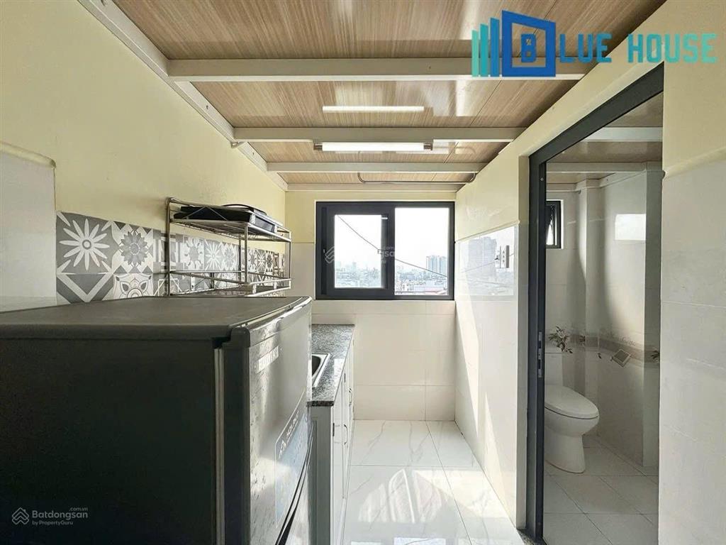 Cho thuê phòng ban công full nt, rộng 30m2, bảo vệ 24/7, giờ giấc tự do, gần ngay đầm sen