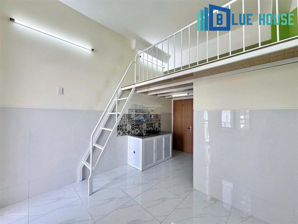 Cho thuê phòng ban công full nt, rộng 30m2, bảo vệ 24/7, giờ giấc tự do, gần ngay đầm sen