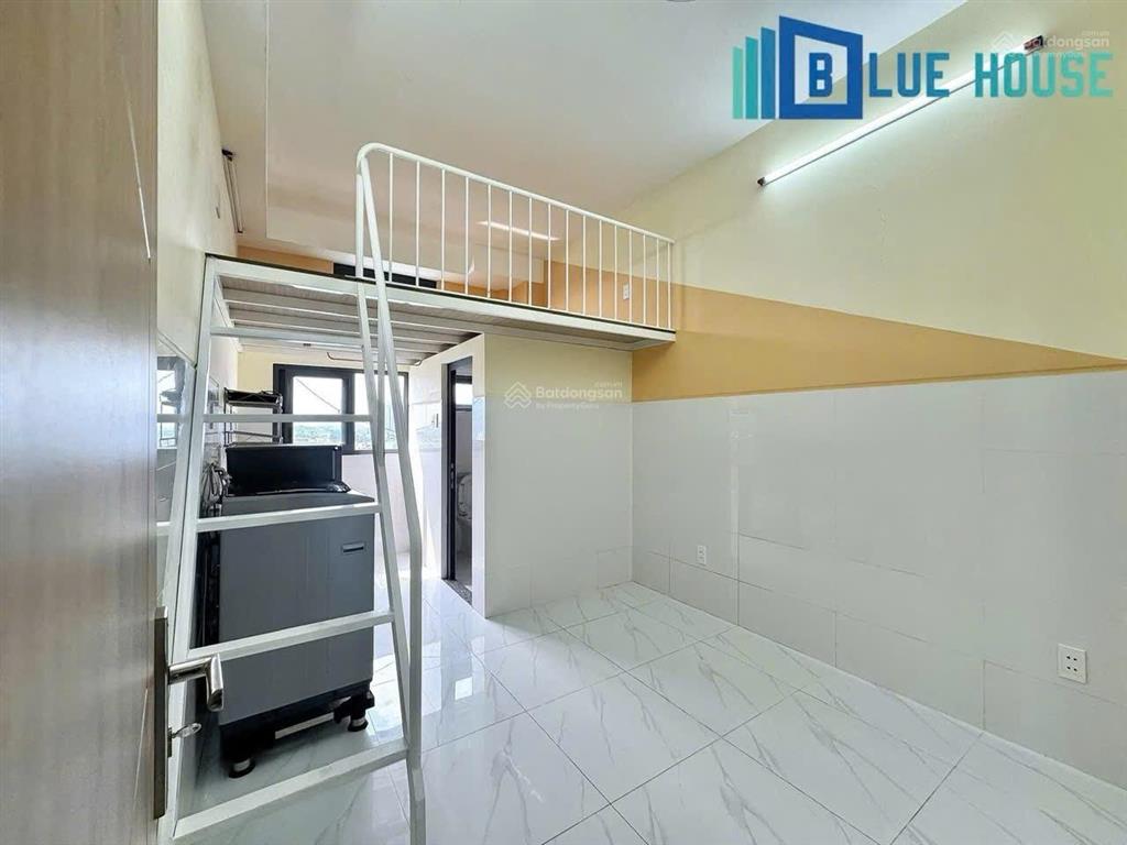 Cho thuê phòng ban công full nt, rộng 30m2, bảo vệ 24/7, giờ giấc tự do, gần ngay đầm sen