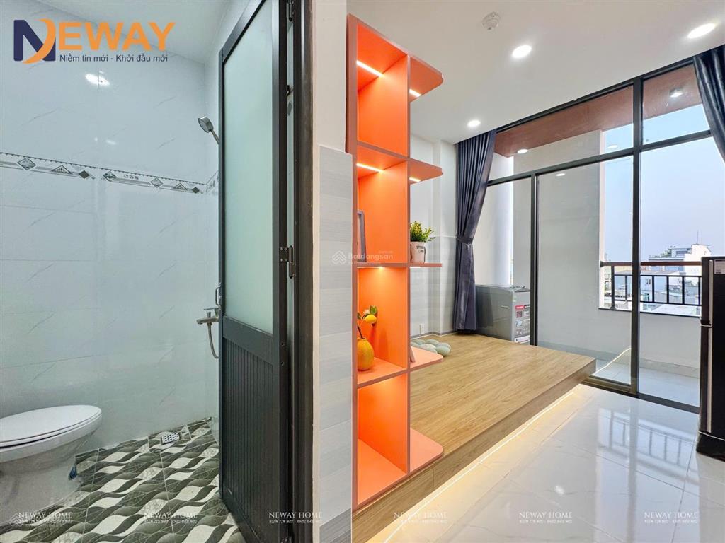 Cho thuê căn hộ dịch vụ mới xây full nội thất, toà nhà có thang máy, ban công ngay âu cơ, đầm sen