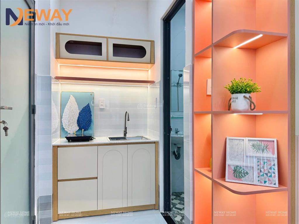 Cho thuê căn hộ dịch vụ mới xây full nội thất, toà nhà có thang máy, ban công ngay âu cơ, đầm sen