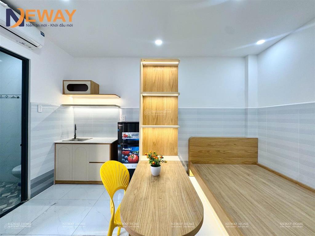Cho thuê căn hộ dịch vụ mới xây full nội thất, toà nhà có thang máy, ban công ngay âu cơ, đầm sen