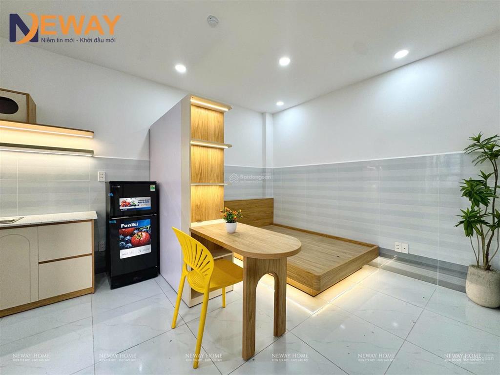Cho thuê căn hộ dịch vụ mới xây full nội thất, toà nhà có thang máy, ban công ngay âu cơ, đầm sen