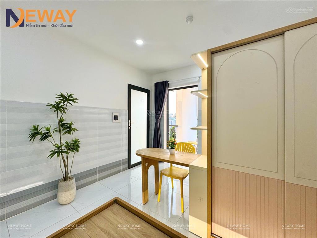 Cho thuê căn hộ dịch vụ mới xây full nội thất, toà nhà có thang máy, ban công ngay âu cơ, đầm sen