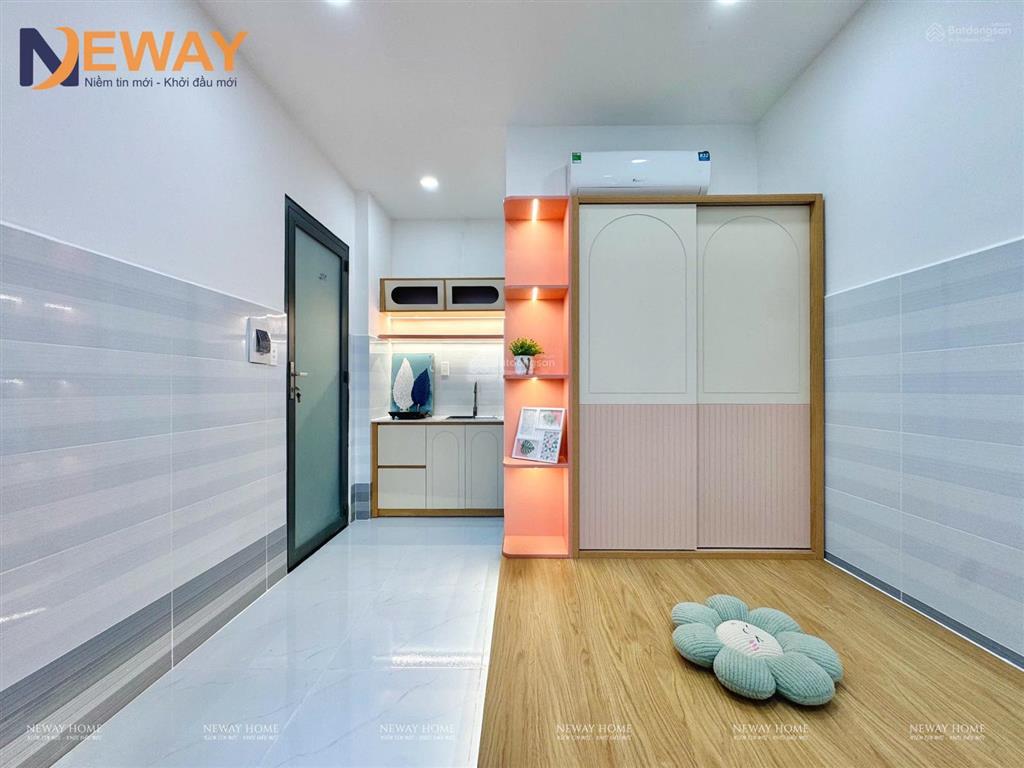 Cho thuê căn hộ dịch vụ mới xây full nội thất, toà nhà có thang máy, ban công ngay âu cơ, đầm sen